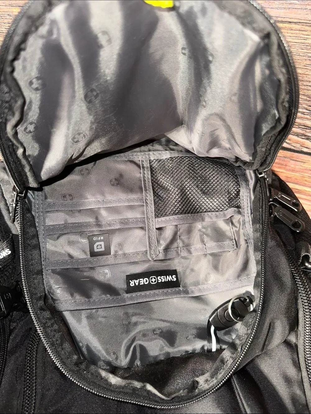SwissGear Black Men's Everyday Travel & Laptop Backpack
